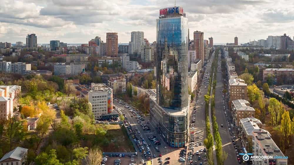 Бизнес центр Парус с квадрокоптера (дрона)