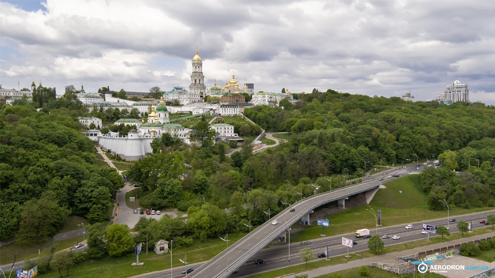 с квадрокоптера (дрона)