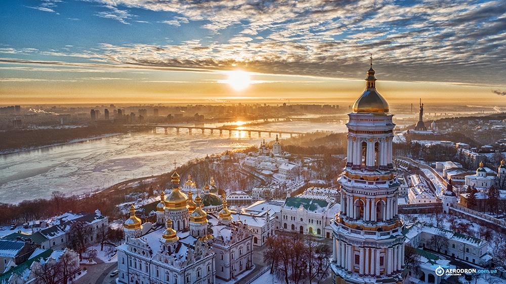  с квадрокоптера (дрона)